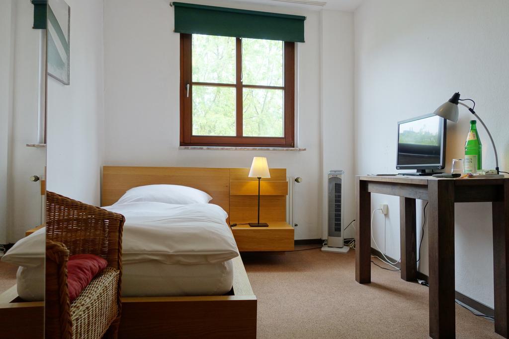 Pension Am Helenenwall Keulen Kamer foto
