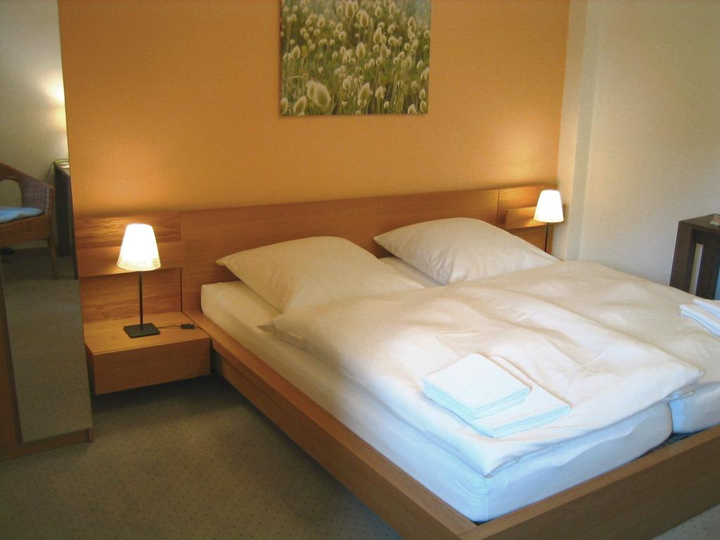 Pension Am Helenenwall Keulen Kamer foto