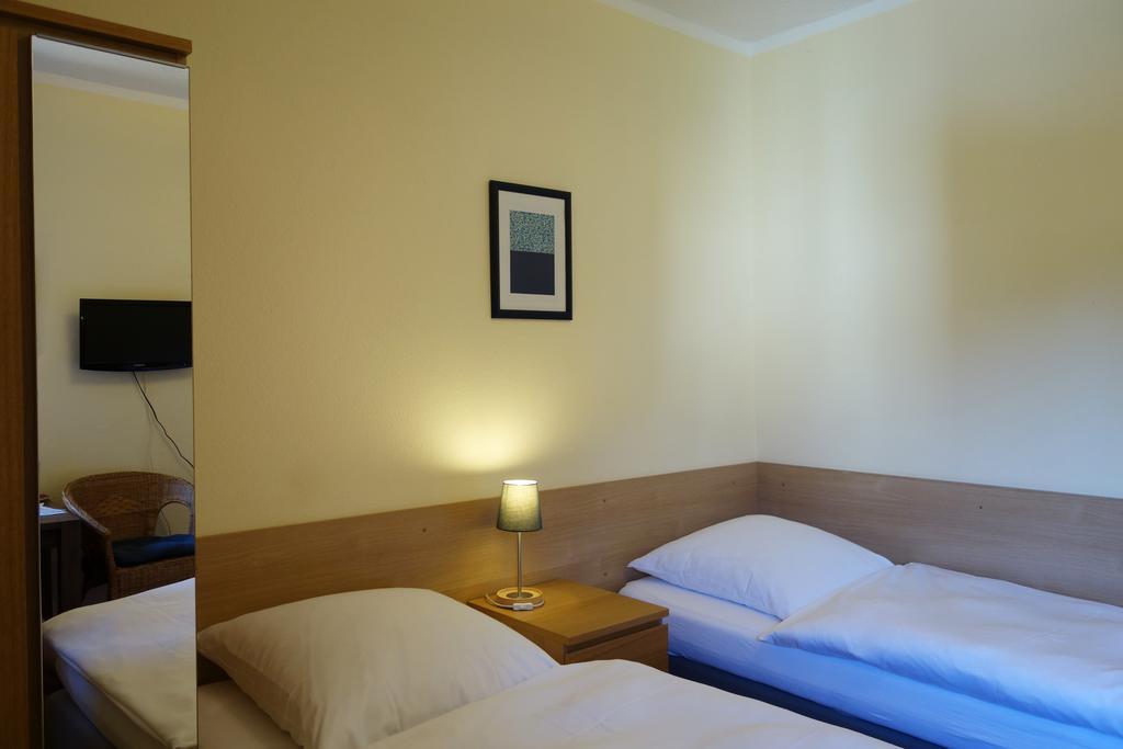 Pension Am Helenenwall Keulen Kamer foto